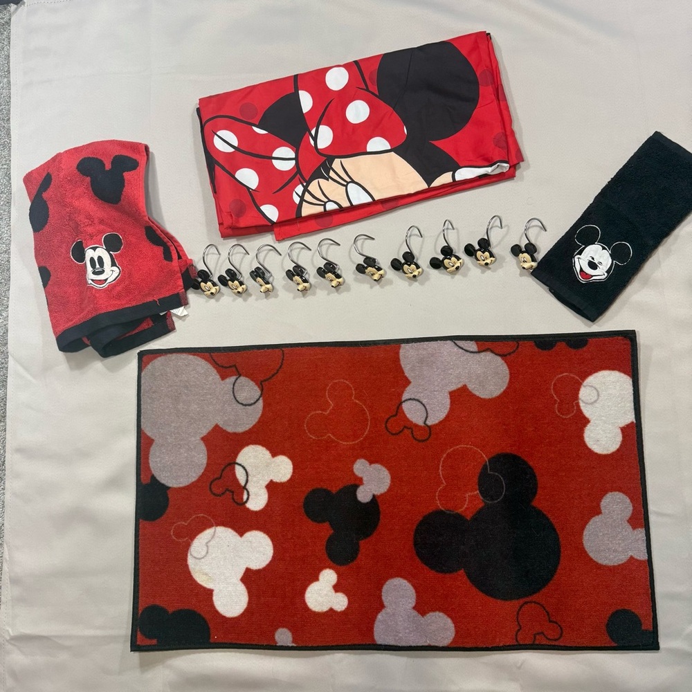 Mickey & Minnie Mouse Bathroom Set Rug Towels Curtain Hangers